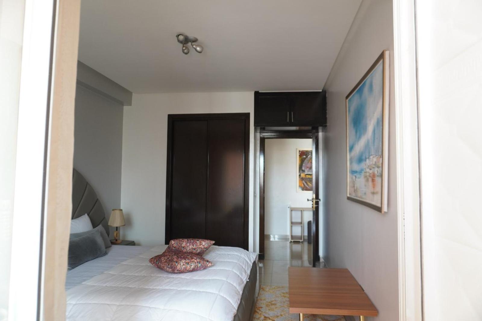 Apartment Bien Situe Avec Piscine A