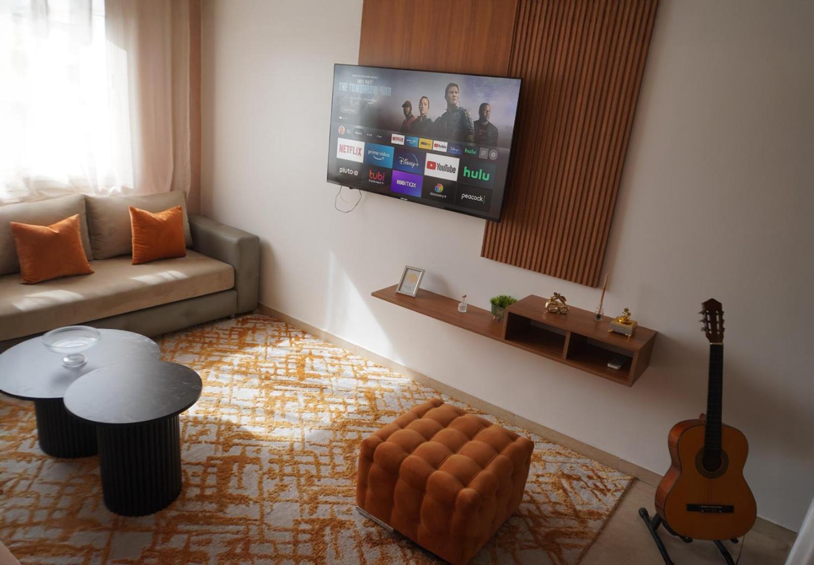 Bien Situe Avec Piscine A Apartment *