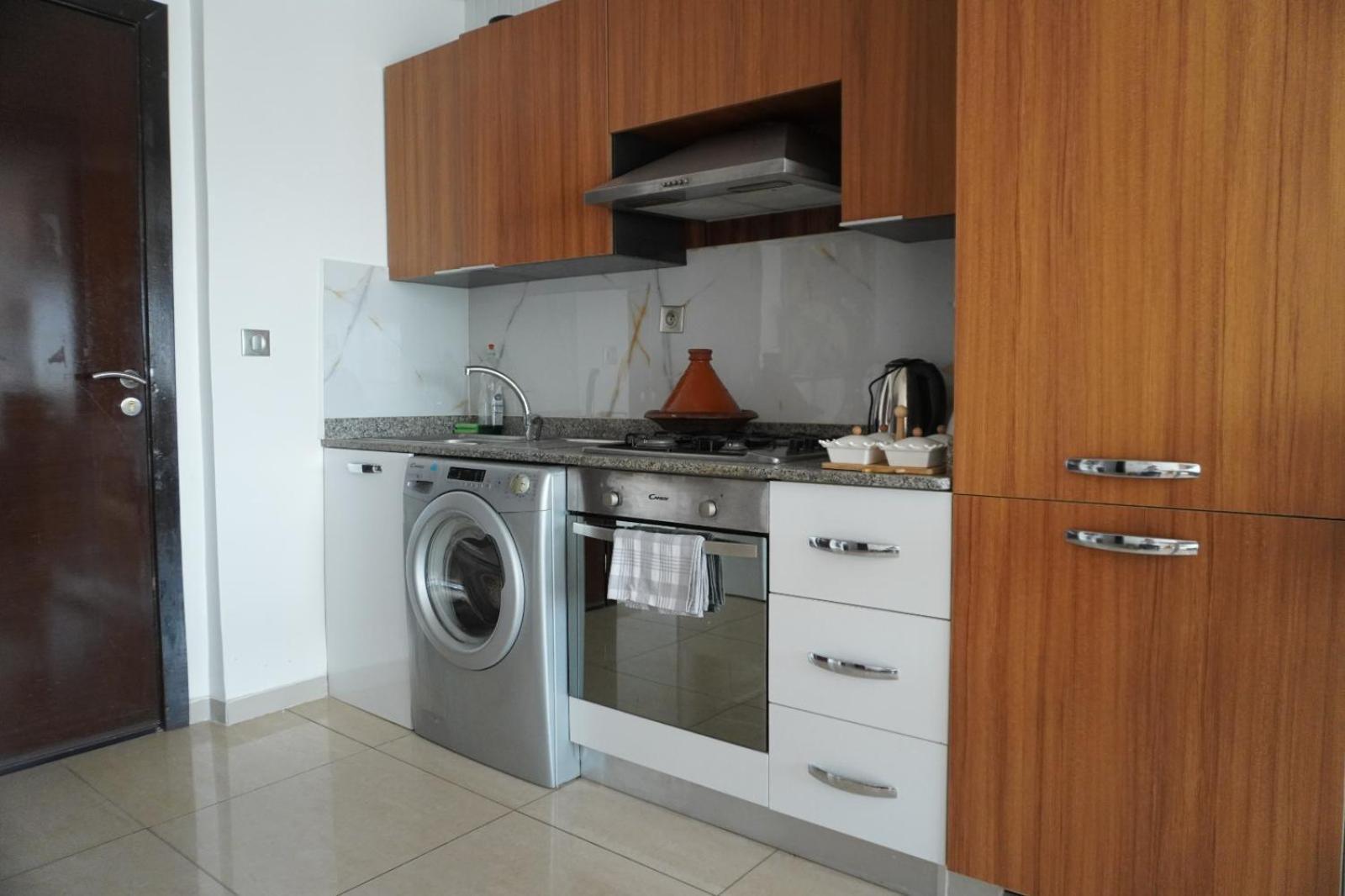 Apartment Bien Situe Avec Piscine A Agadir