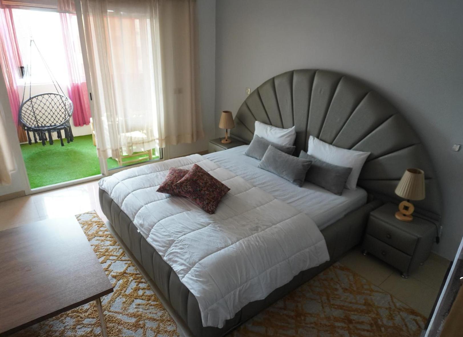 Apartment Bien Situe Avec Piscine A